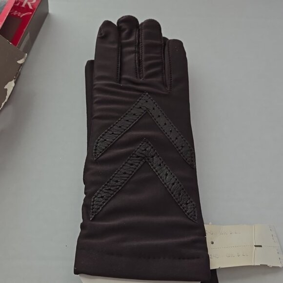 Isotoner Warm Lined Fully Knit Lined Longer Length Genuine Leather Detail - Picture 10 of 12